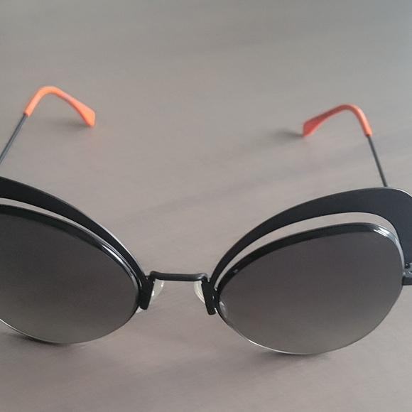 100% Authentic Fendi Cat-Eye Sunglasses - Picture 4 of 9